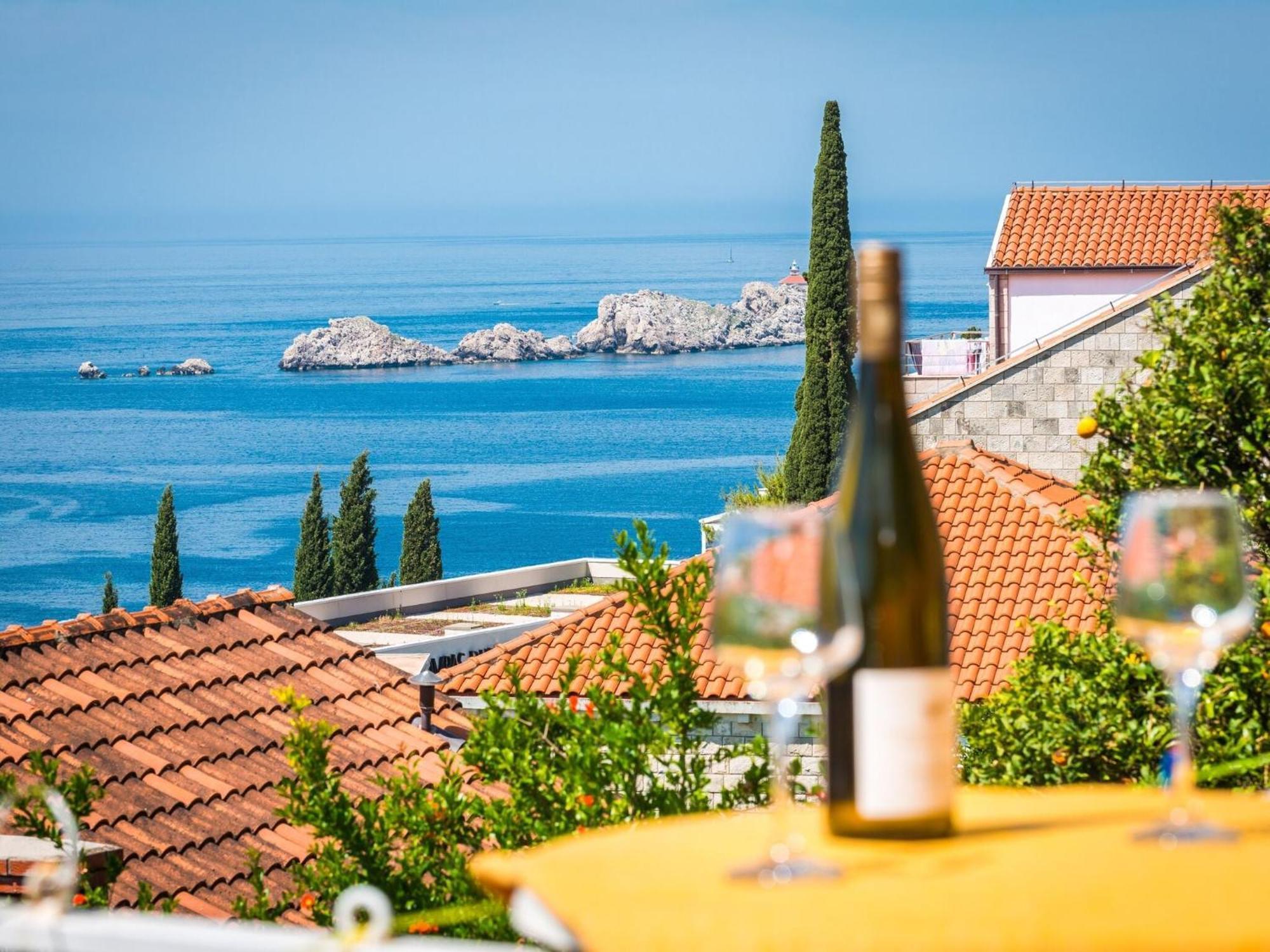 Apartments Lucija - Two Bedroom Apartment With Balcony And Sea View Dubrovnik Exterior photo